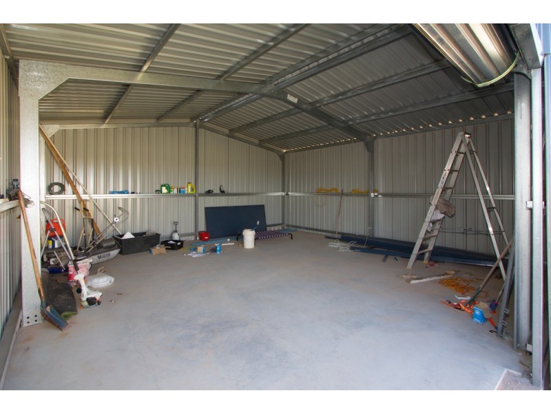 24 Reef Boulevard, Drummond Cove WA 6532