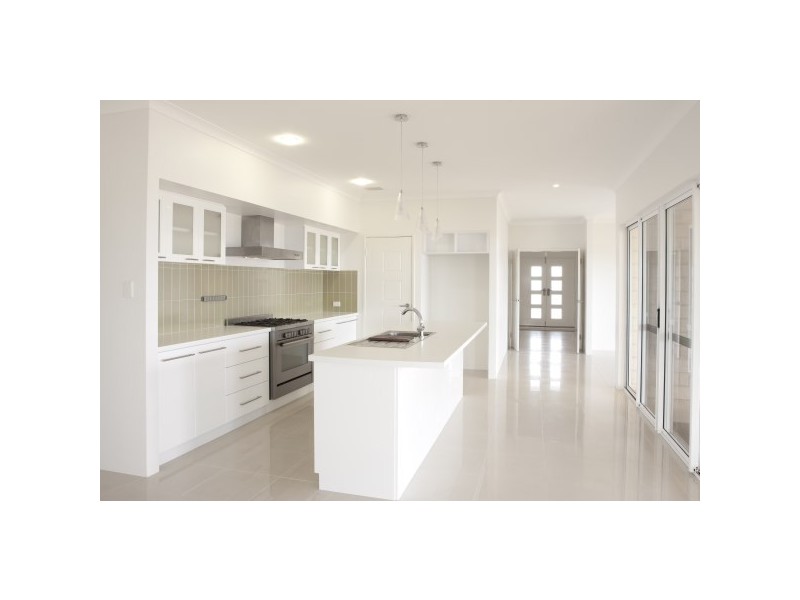 43 Reef Boulevard, Drummond Cove WA 6532