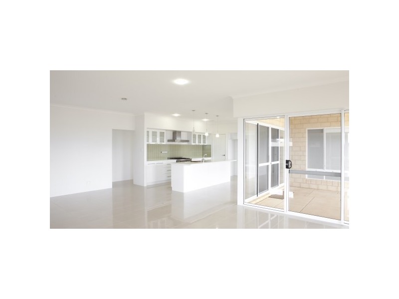 43 Reef Boulevard, Drummond Cove WA 6532