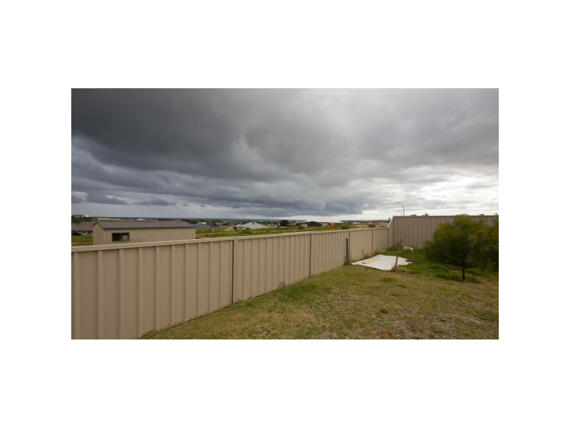 43 Reef Boulevard, Drummond Cove WA 6532