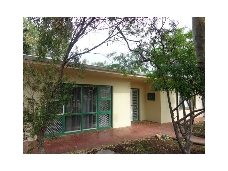 32 Stroud Street, Beachlands WA 6530