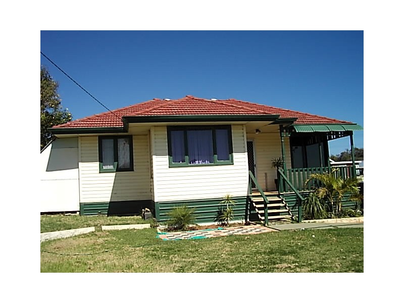 4 Erica Street, Rangeway WA 6530