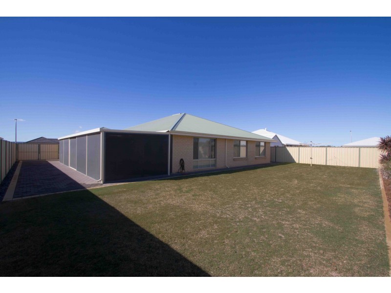 3 Mandalay Loop, Wandina WA 6530