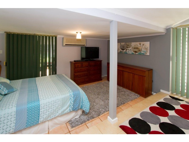 15 Dampier Street, Beachlands WA 6530