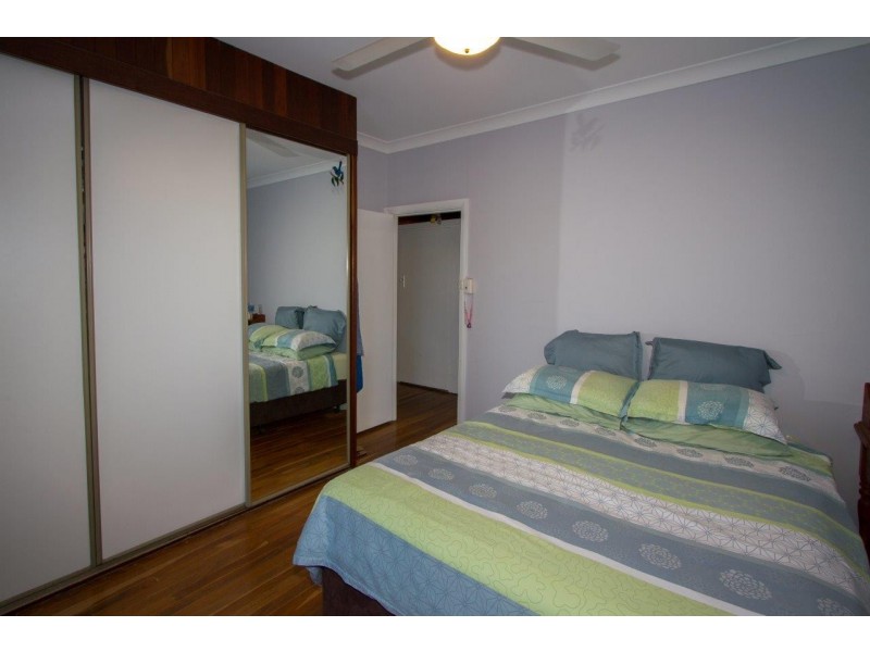 15 Dampier Street, Beachlands WA 6530