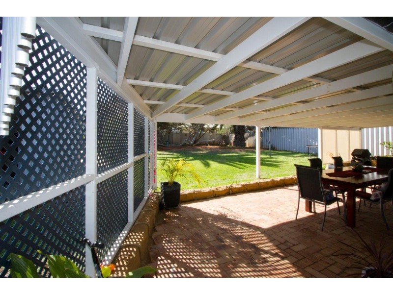 15 Dampier Street, Beachlands WA 6530