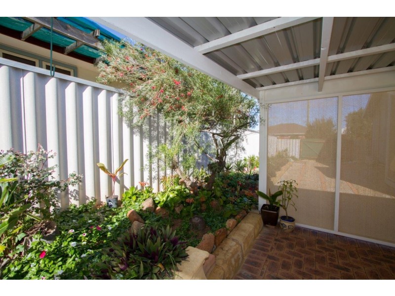 15 Dampier Street, Beachlands WA 6530