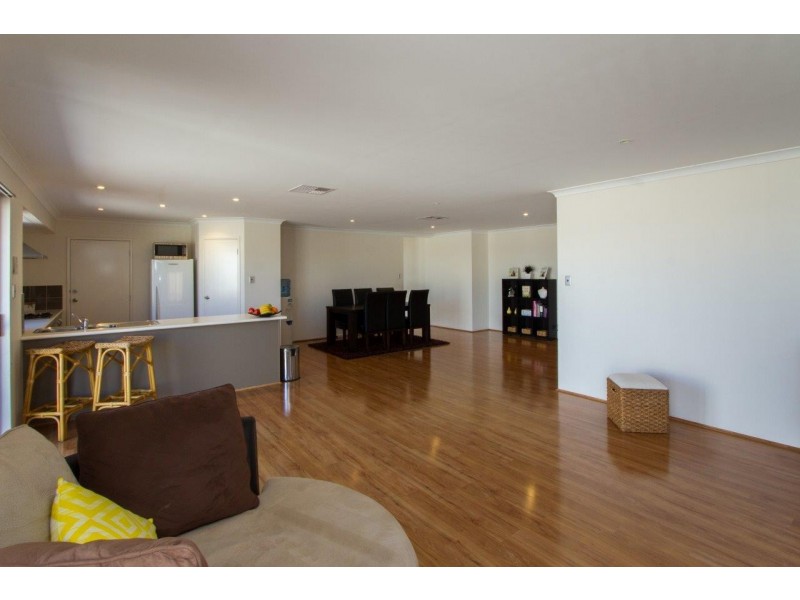 167 Glenfield Beach Drive, Glenfield WA 6532