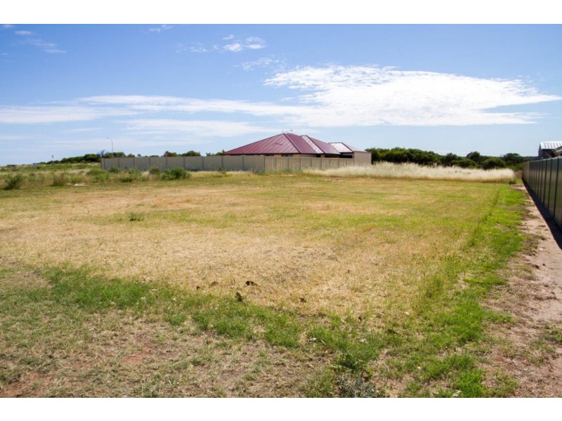 19 Wavecrest Circle, Drummond Cove WA 6532