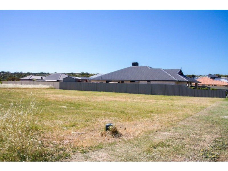 19 Wavecrest Circle, Drummond Cove WA 6532