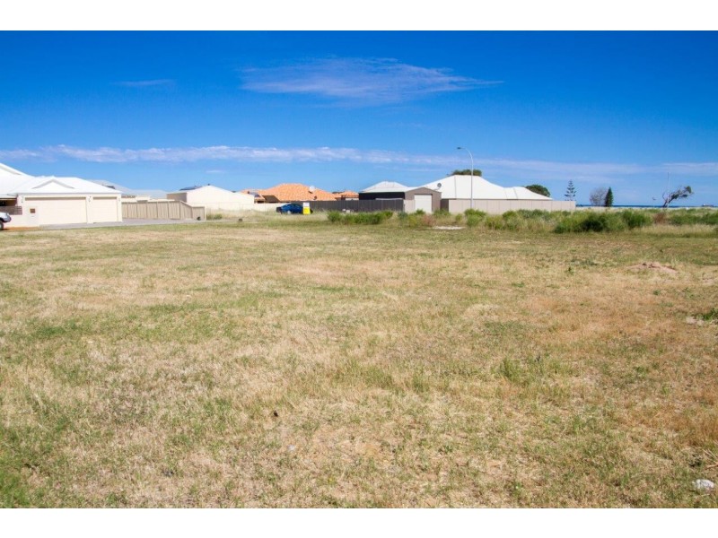 19 Wavecrest Circle, Drummond Cove WA 6532