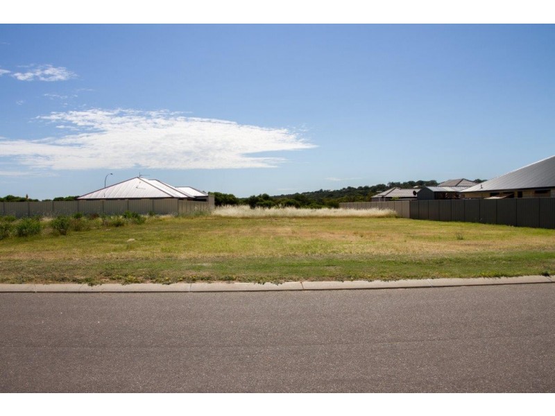 19 Wavecrest Circle, Drummond Cove WA 6532