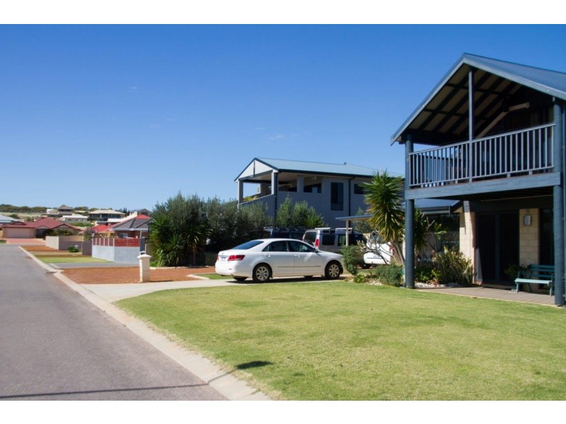 19 Wavecrest Circle, Drummond Cove WA 6532