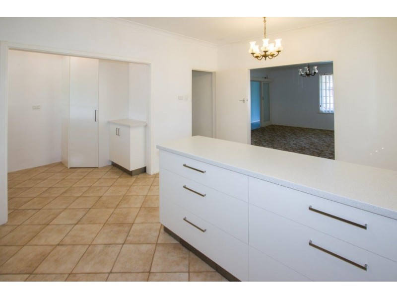 1 Maidstone Street, Mount Tarcoola WA 6530