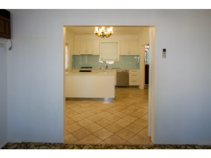 1 Maidstone Street, Mount Tarcoola WA 6530