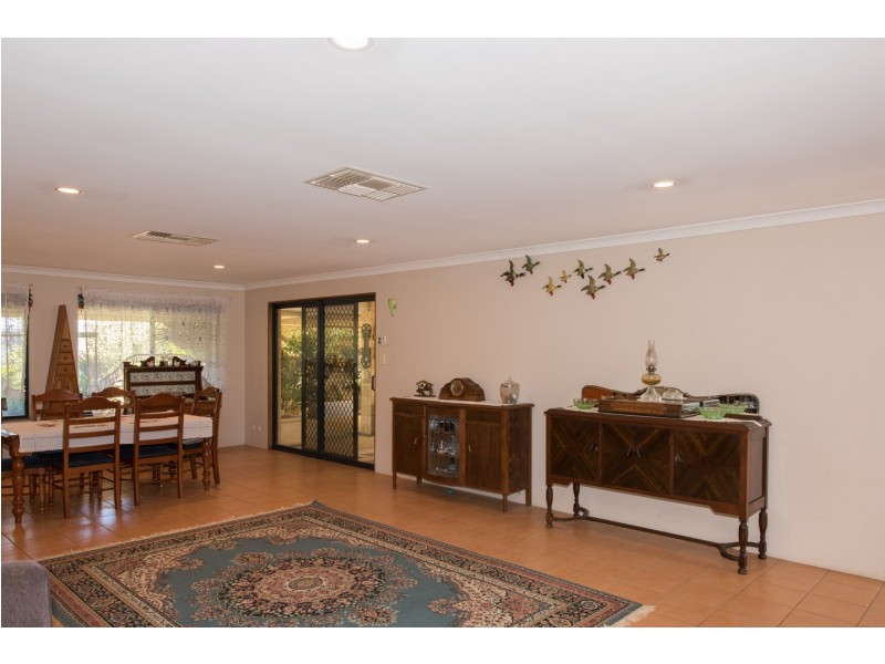 42 Waterfront Circle, Drummond Cove WA 6532