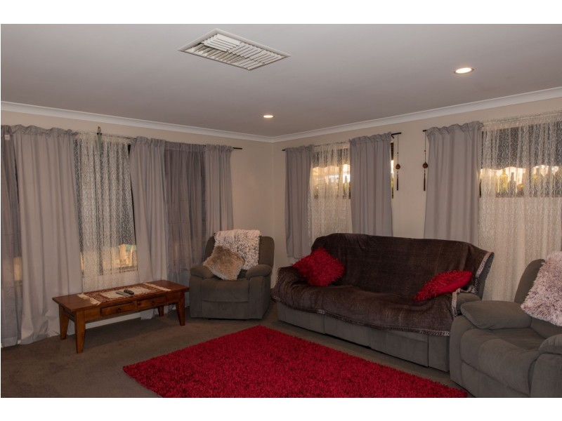 42 Waterfront Circle, Drummond Cove WA 6532