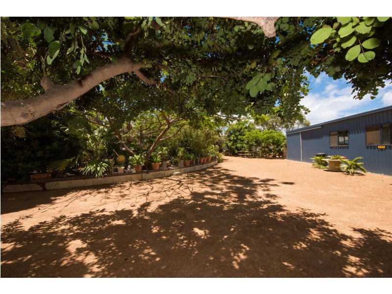 42 Waterfront Circle, Drummond Cove WA 6532