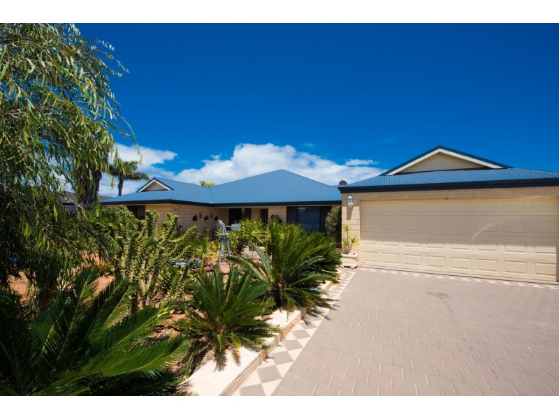 42 Waterfront Circle, Drummond Cove WA 6532
