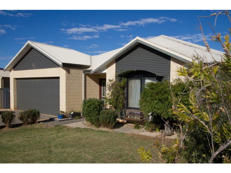 16 Rolland Drive, Mount Tarcoola WA 6530