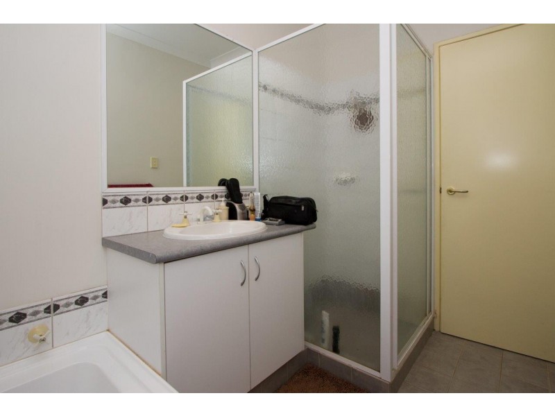 16 Rolland Drive, Mount Tarcoola WA 6530