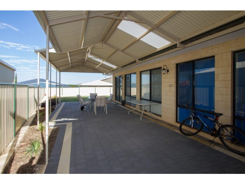 16 Rolland Drive, Mount Tarcoola WA 6530