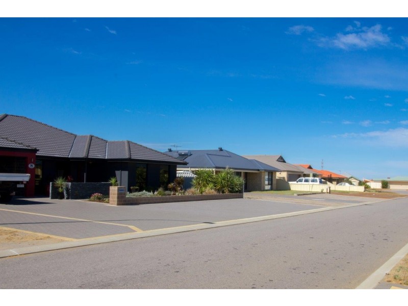 10 Wahn Avenue, Waggrakine WA 6530