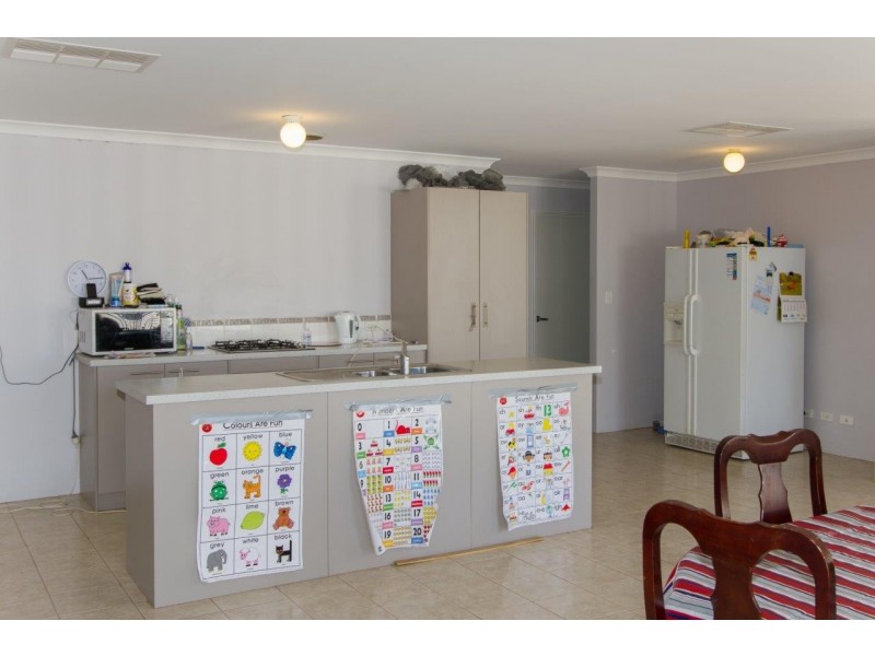 10 Wahn Avenue, Waggrakine WA 6530