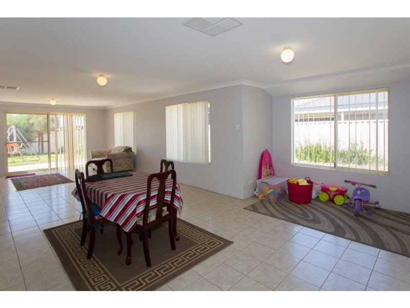 10 Wahn Avenue, Waggrakine WA 6530