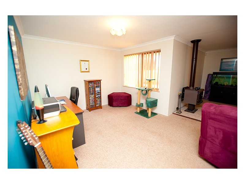 16 Tappak Street, Waggrakine WA 6530