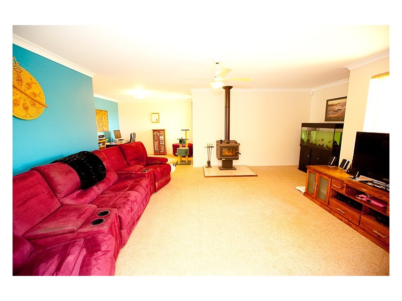 16 Tappak Street, Waggrakine WA 6530