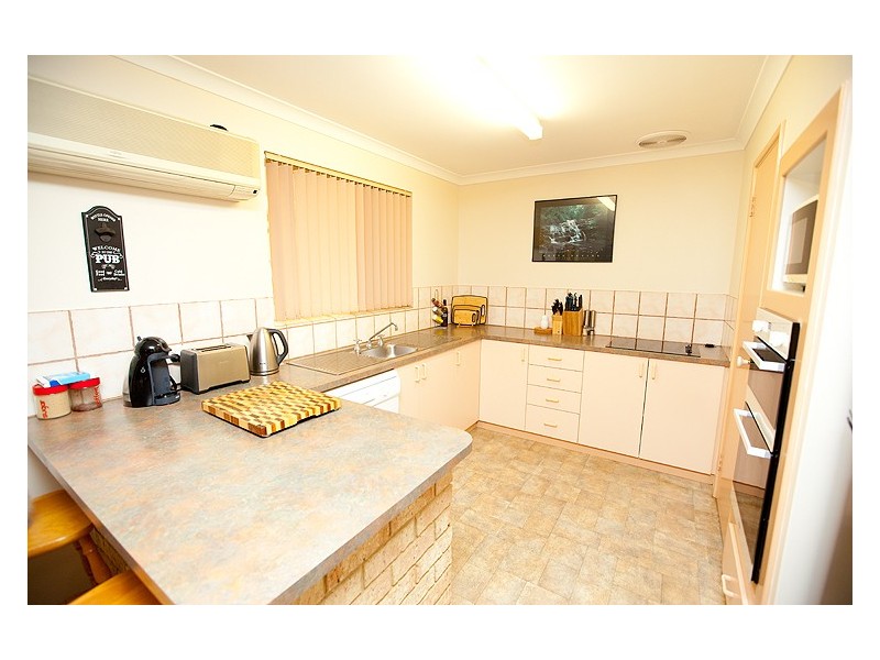 16 Tappak Street, Waggrakine WA 6530