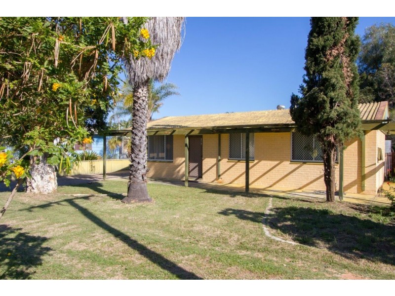 246 Second Street, Wonthella WA 6530