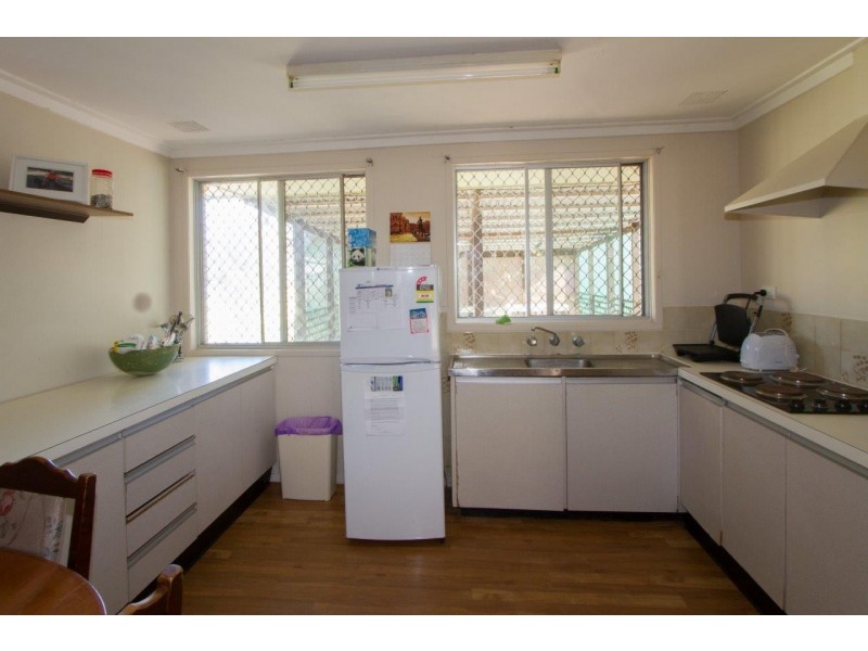 246 Second Street, Wonthella WA 6530