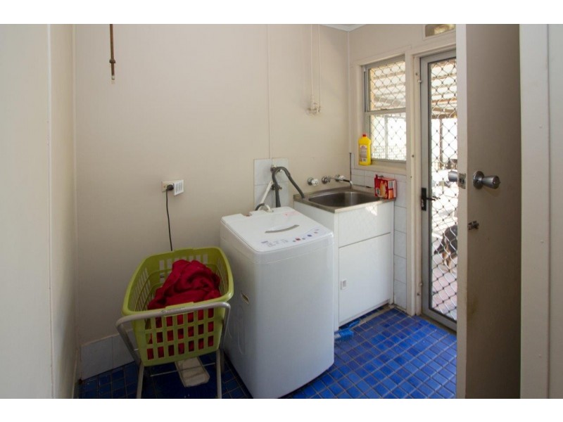 246 Second Street, Wonthella WA 6530