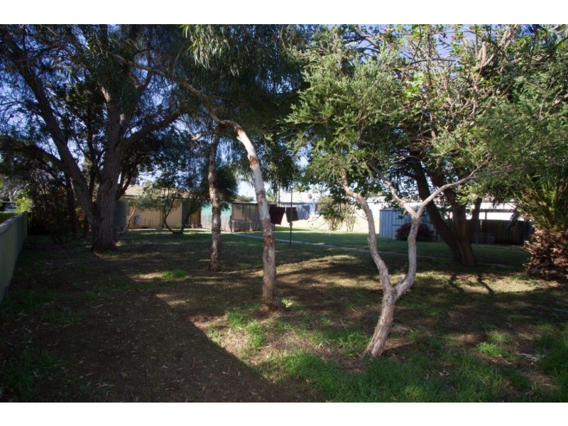 246 Second Street, Wonthella WA 6530