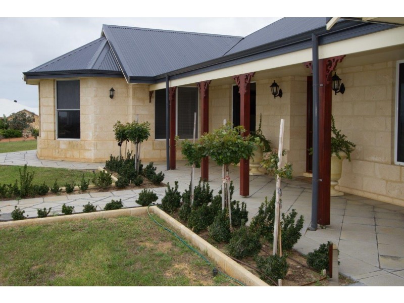 11 Brown Lane, White Peak WA 6532