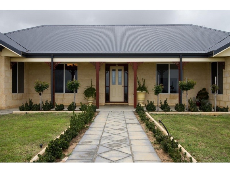 11 Brown Lane, White Peak WA 6532