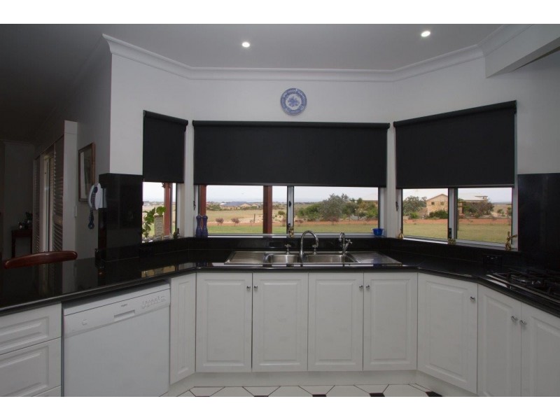 11 Brown Lane, White Peak WA 6532