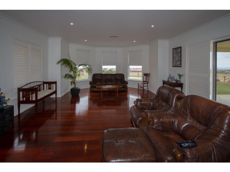 11 Brown Lane, White Peak WA 6532