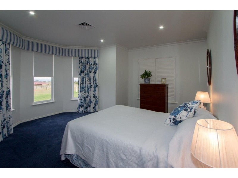 11 Brown Lane, White Peak WA 6532