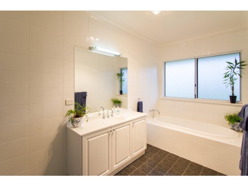 11 Brown Lane, White Peak WA 6532