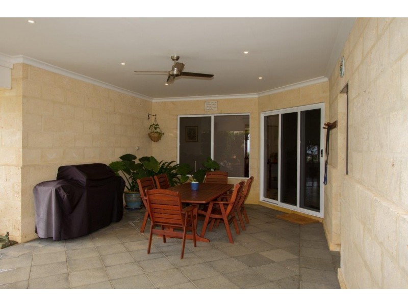 11 Brown Lane, White Peak WA 6532