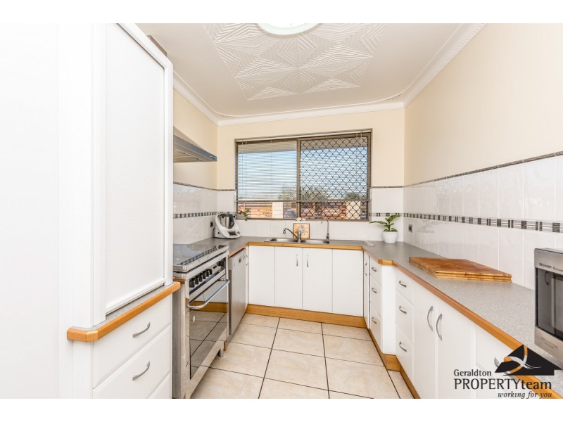 16 Batavia Place, Mahomets Flats WA 6530