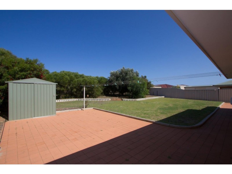 13 Hillview Drive, Drummond Cove WA 6532