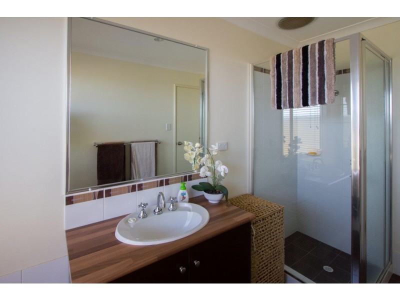 108 Moloney Street, Utakarra WA 6530