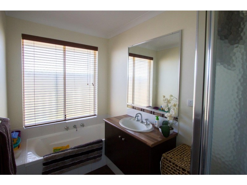 108 Moloney Street, Utakarra WA 6530