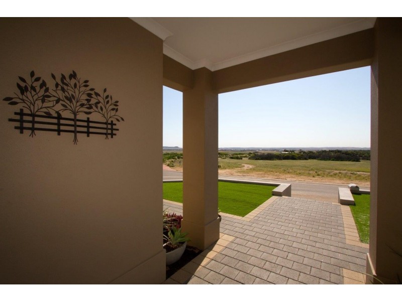 16 Jackson Loop, Wandina WA 6530