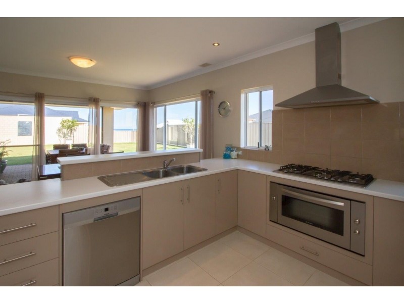 16 Jackson Loop, Wandina WA 6530