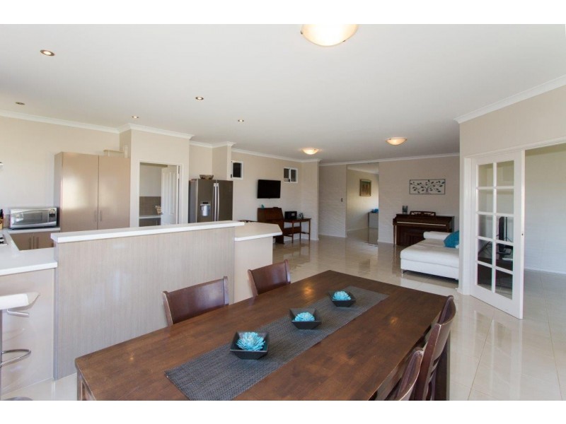 16 Jackson Loop, Wandina WA 6530